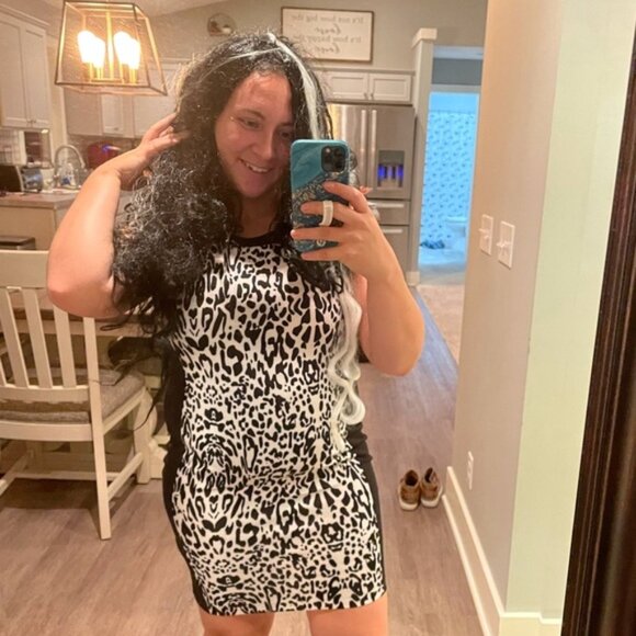 Cruella de Ville | Black & White Adult wig | One Size - Picture 1 of 4